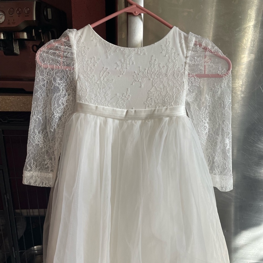 Azazie Flower girl dress white size 4T Worn once